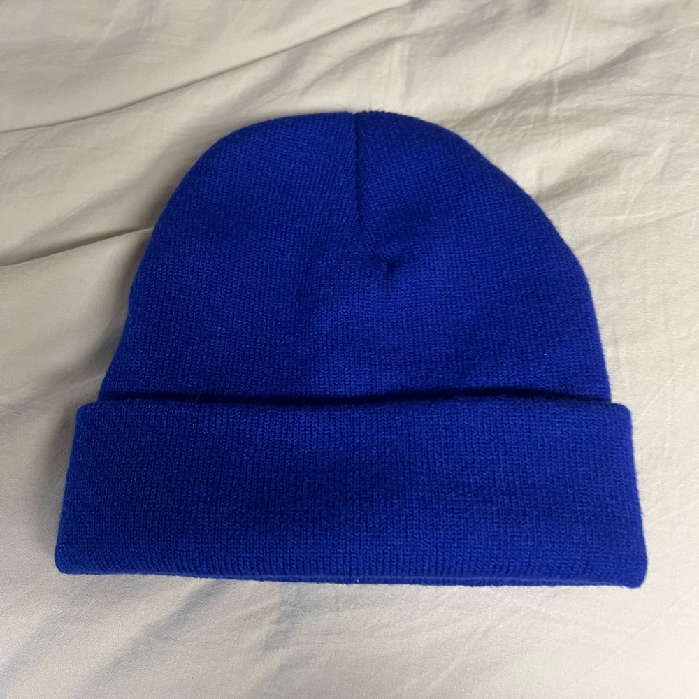 URBAN OUTFITTERS royal blue beanie